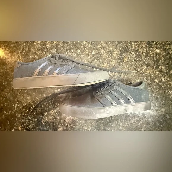 NIB ADIDAS SEELY SKATEBOARDING Black Men's size 7 SHOES - Picture 8 of 9